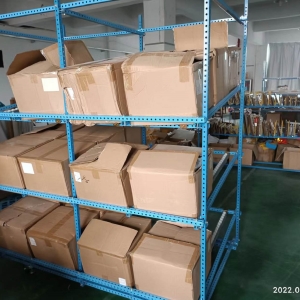 生產(chǎn)原料先進先出貨架